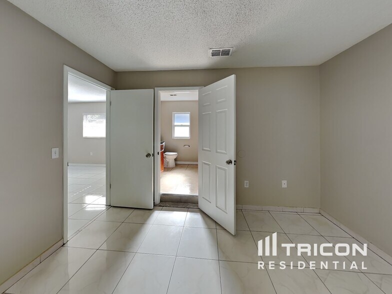 Building Photo - 7116 Green Needle Dr