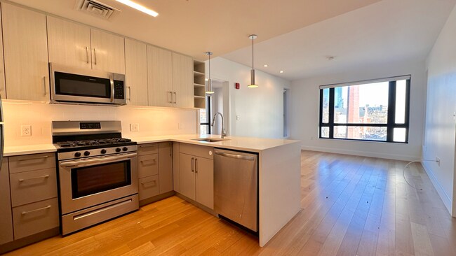 Building Photo - 627 Columbus Ave