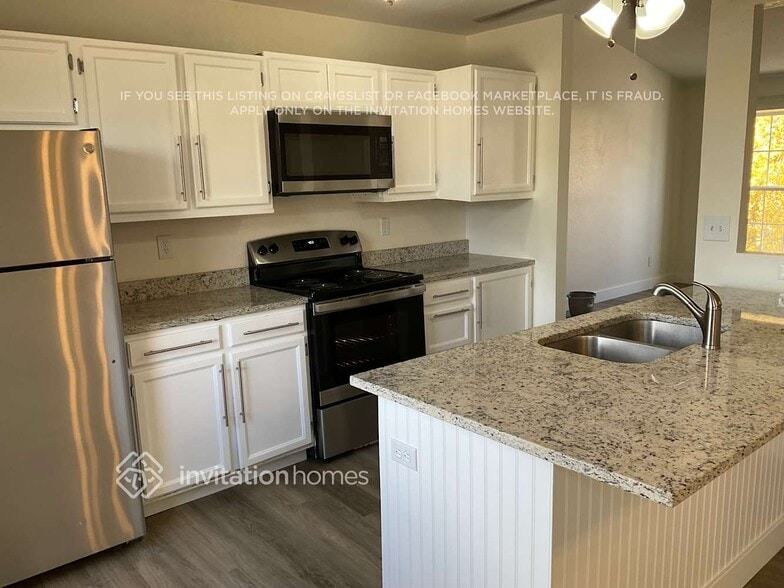 Building Photo - 5856 S Nepal Way