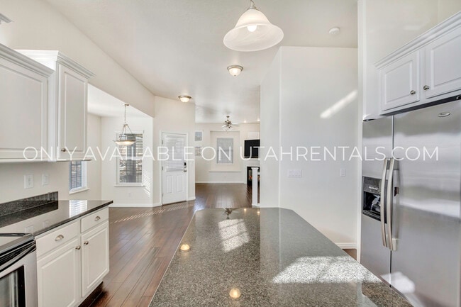 Building Photo - 4306 N Chestnut Oak Dr