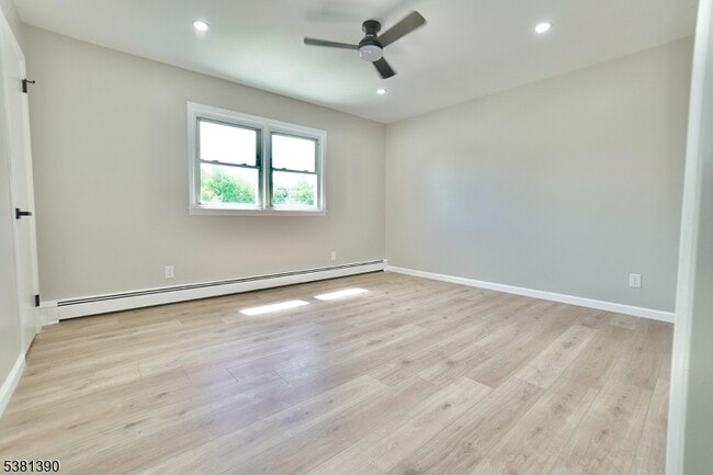 Building Photo - 467 Hobson Ave
