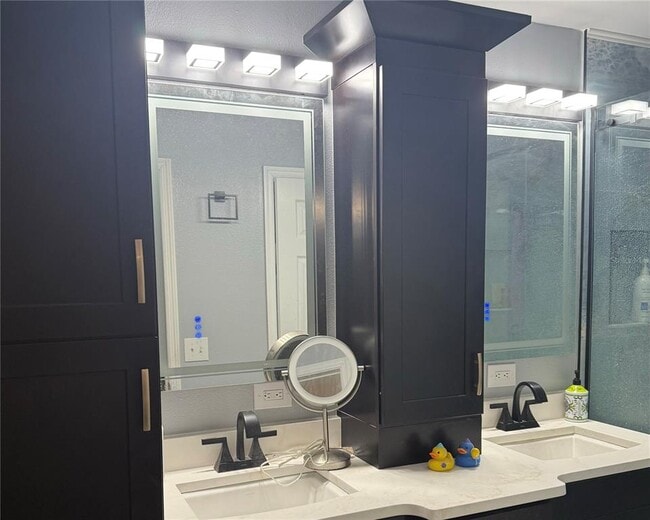 Building Photo - 725 Bristol Forest Way