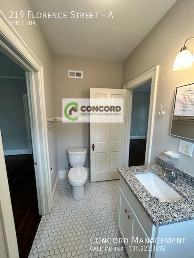 Building Photo - 219 Florence St