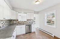 Building Photo - 145 Pleasant Valley Way