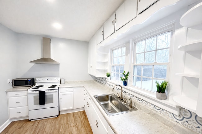 Building Photo - Beautifully Renovated Home in the Heart of Carthage – Character, Charm, and Modern Updates