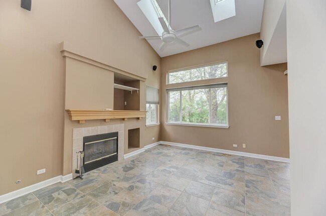 Building Photo - 3015 Kentshire Cir