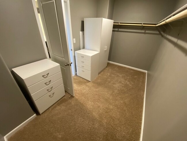 Building Photo - Beautiful home in desirable neighborhood for rent in Visalia CA