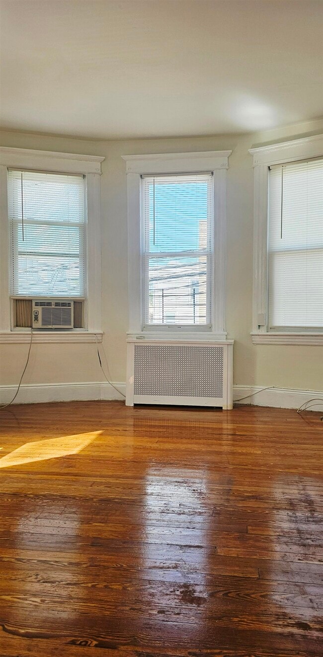 Building Photo - 561 Avenue A