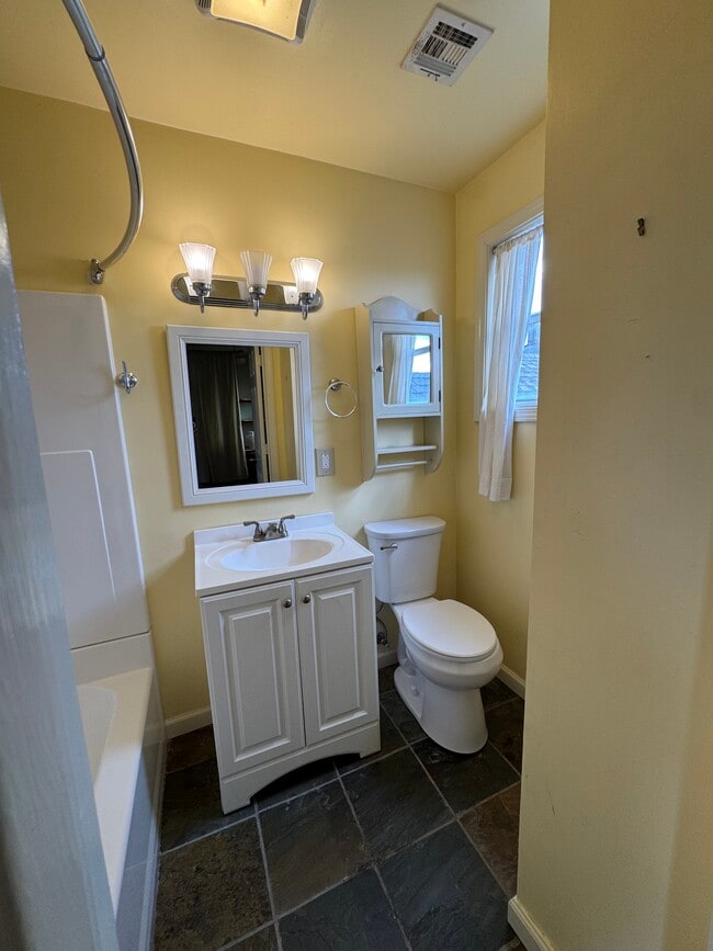 Building Photo - 543 Atlantic Ave