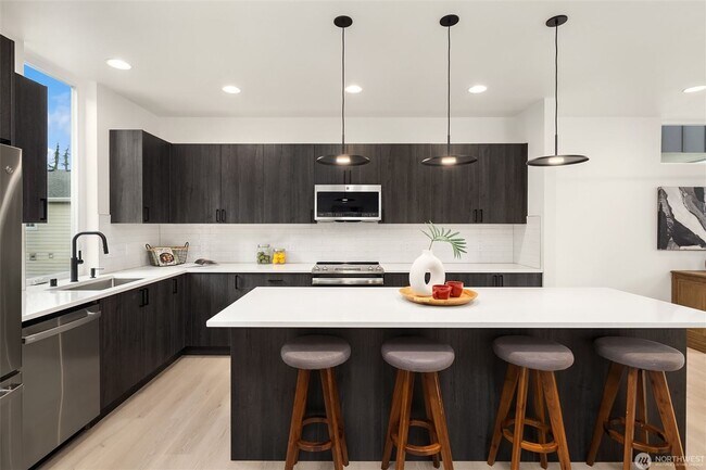 Building Photo - Brand new 4 bedroom, 3 bath, 2769 sqft.  2 car garage, EV ready.