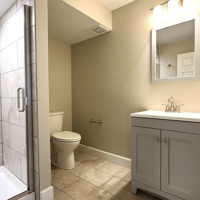 Building Photo - 6316 Riverdale Dr