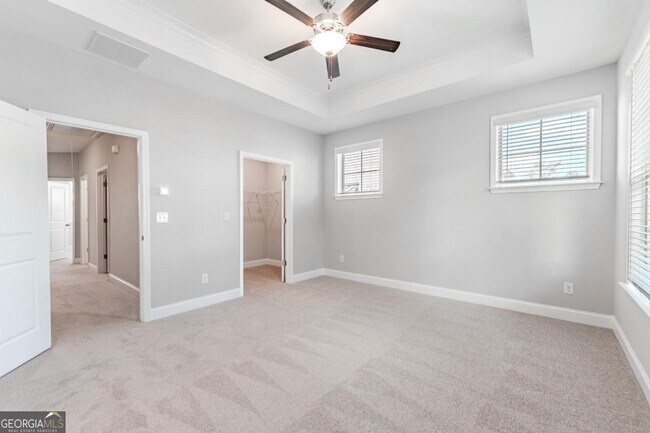 Building Photo - 5051 Pinckney Ln