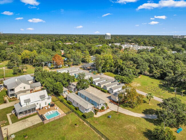 Building Photo - 171 Paradise Ave