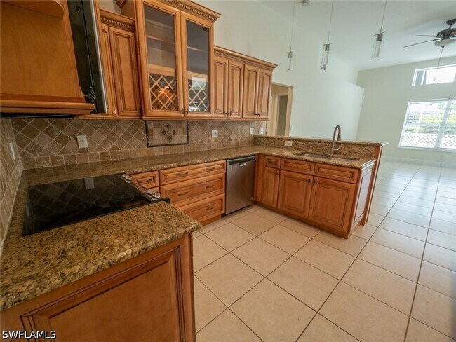 Building Photo - 11394 Waterford Village Dr