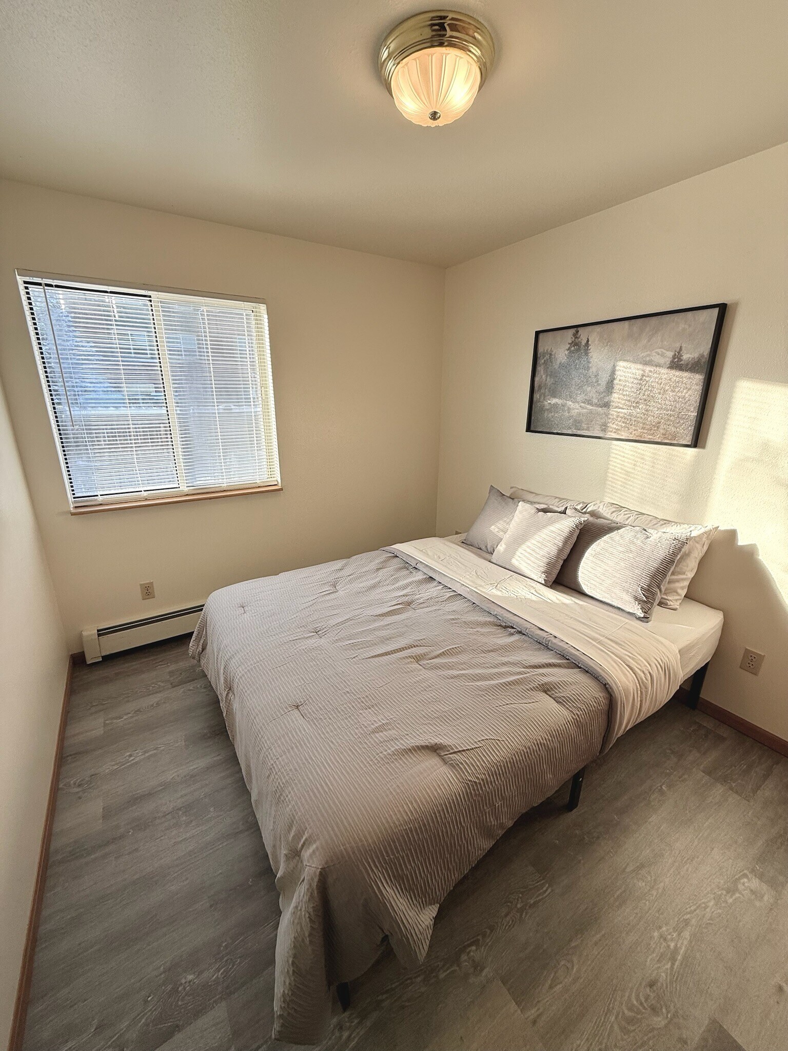 Building Photo - 1512 Lake Elmo Dr