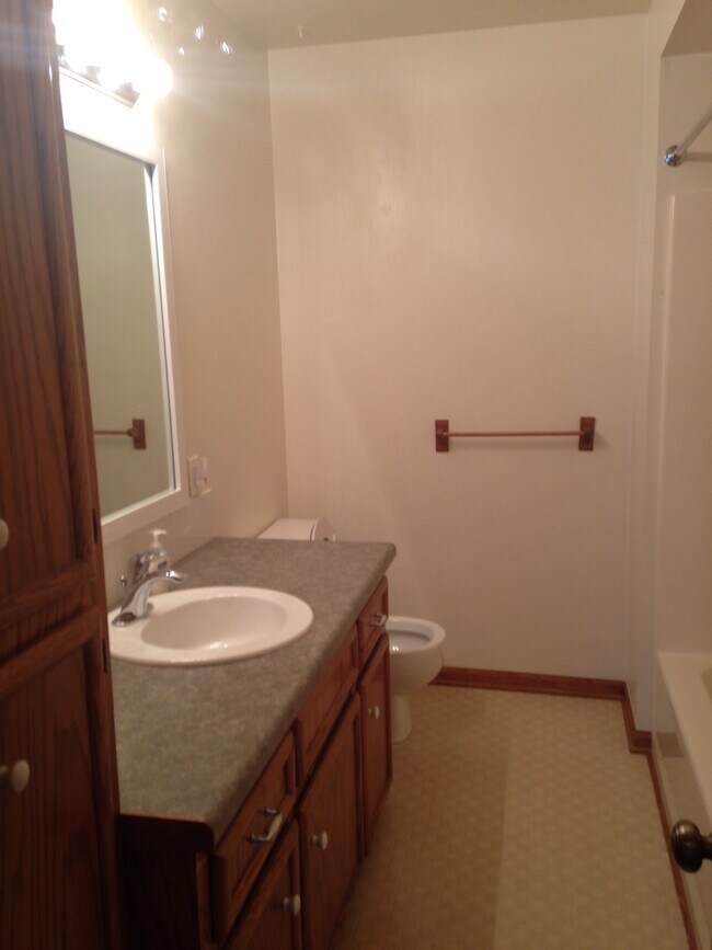 Building Photo - 4194 Ivanrest Ave SW