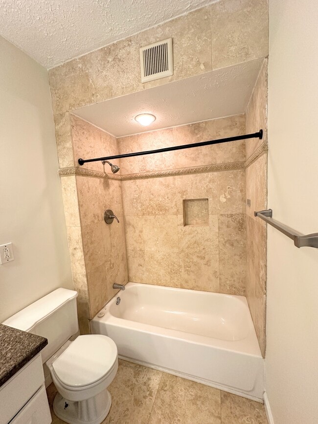Building Photo - 411 Sapphire Way