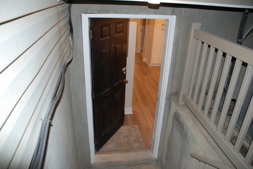 Building Photo - 350 Bricker Dr