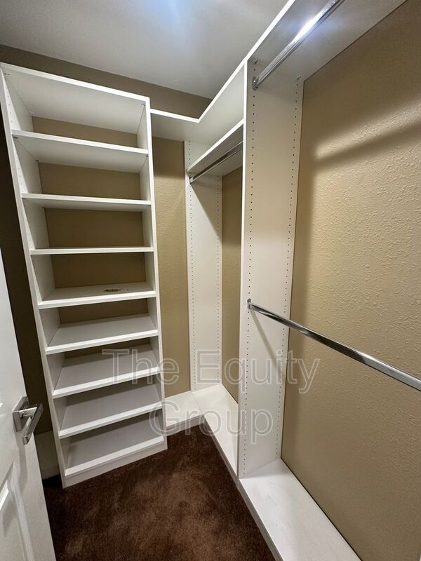 Building Photo - 2322 E Vassar Dr