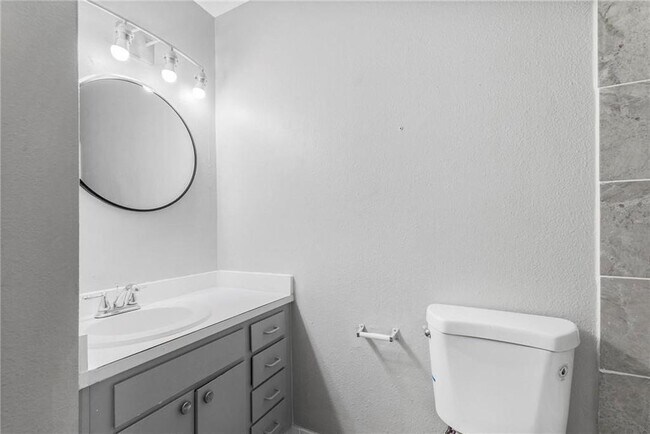 Building Photo - 4017 Cottage Hill Rd