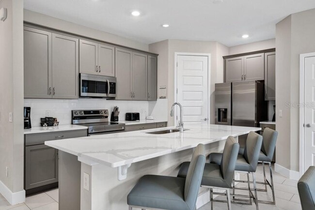 Building Photo - 7846 Spectrum Dr