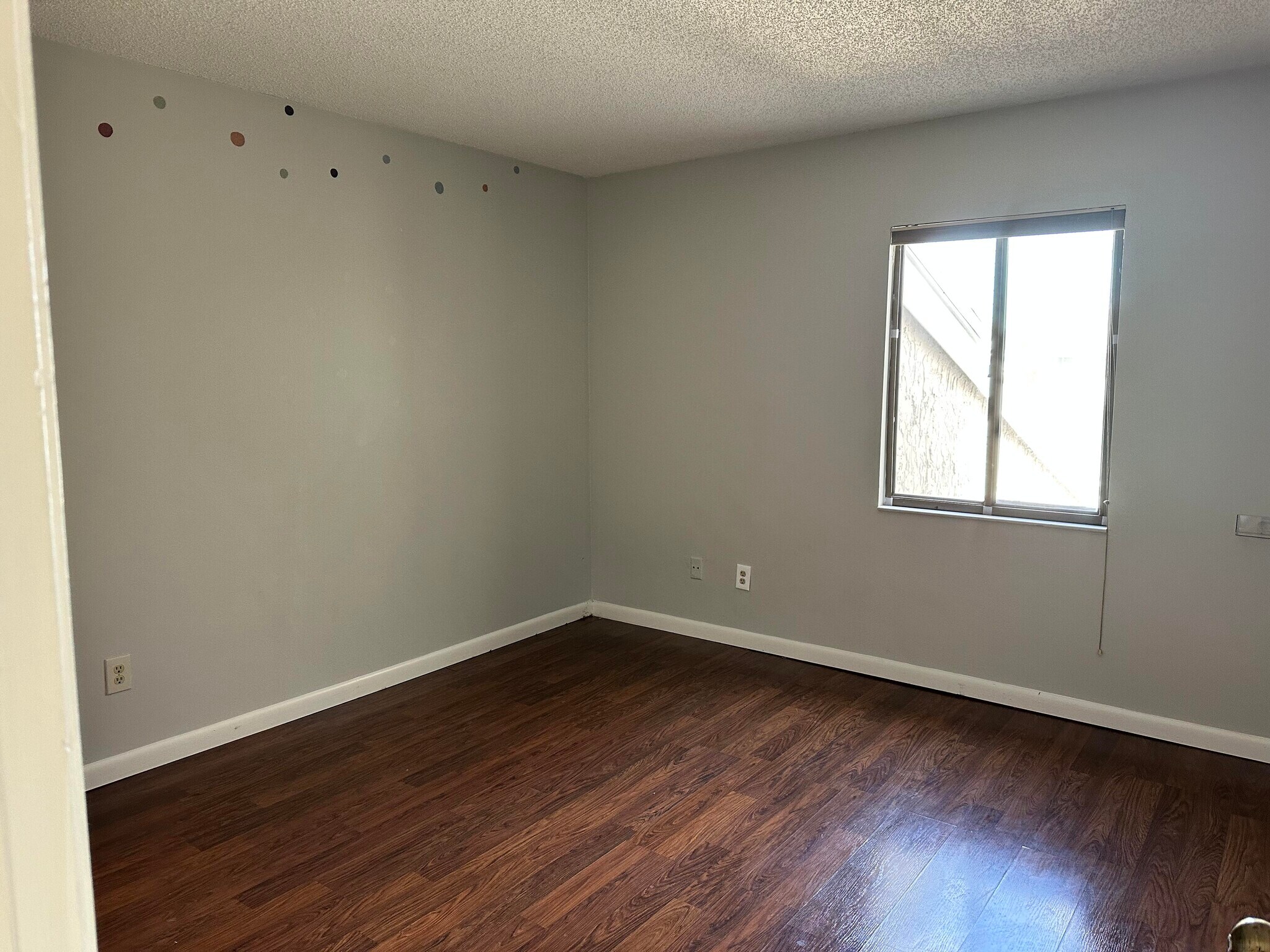 Building Photo - 5429 Vineland Rd