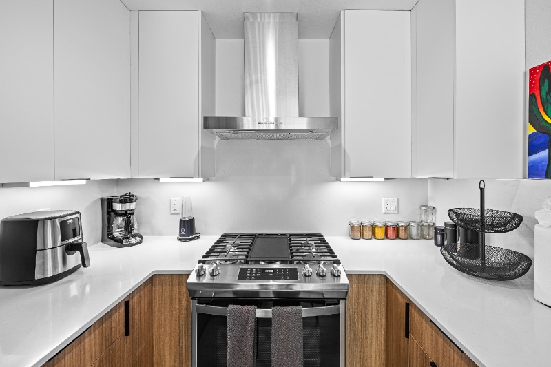 Building Photo - 1903 Albury Cove