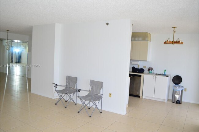 Building Photo - 1201 S Ocean Dr
