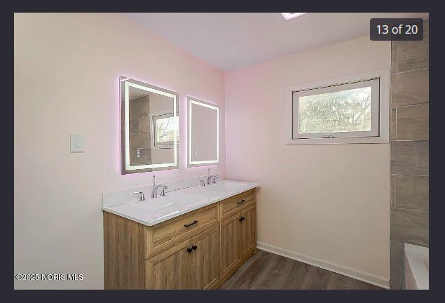 Building Photo - 3233 St Bernard Dr