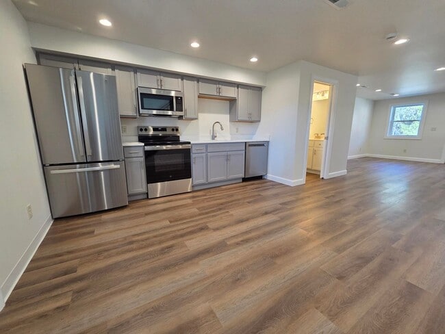 Building Photo - 43 W Main St