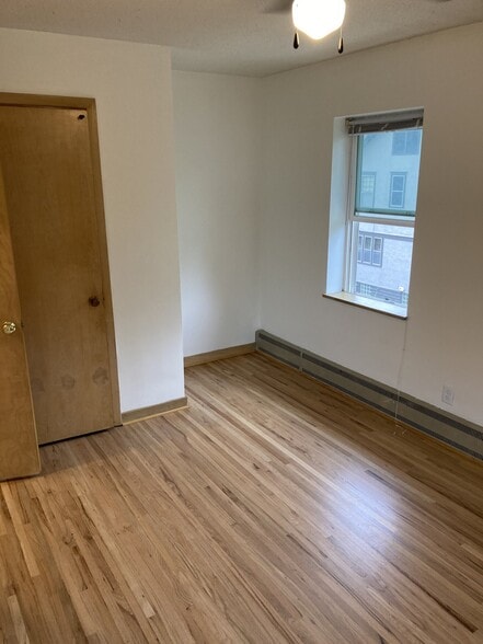 Building Photo - 408 6th St SW