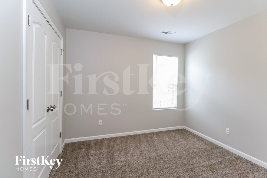 Building Photo - 528 Ellingsworth Ln