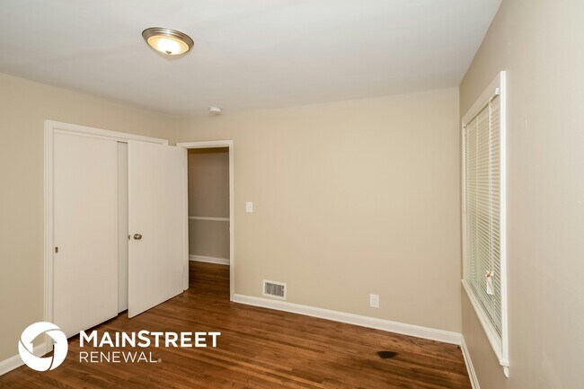 Building Photo - 9248 Brookhurst Dr