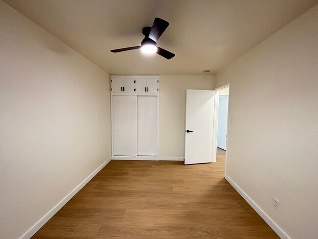 Building Photo - 6819 N Figueroa St