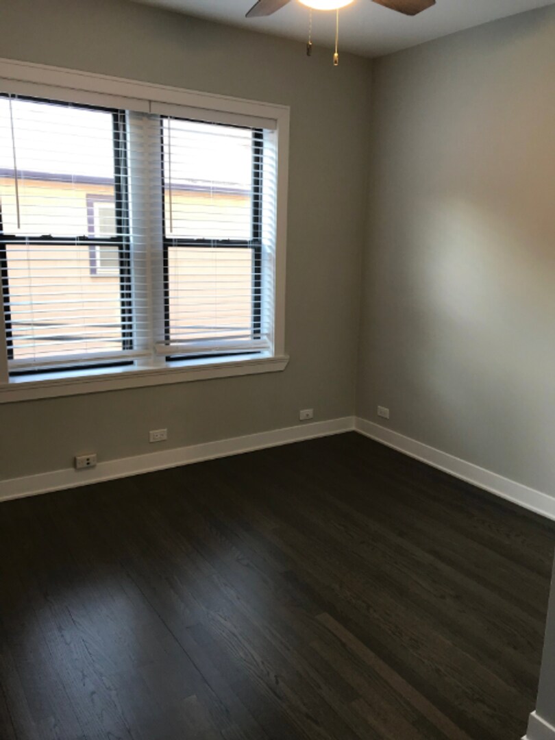 Building Photo - 1948 W Wilson Ave