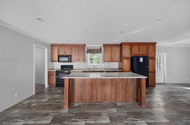 Building Photo - 8376 Huntington Ct