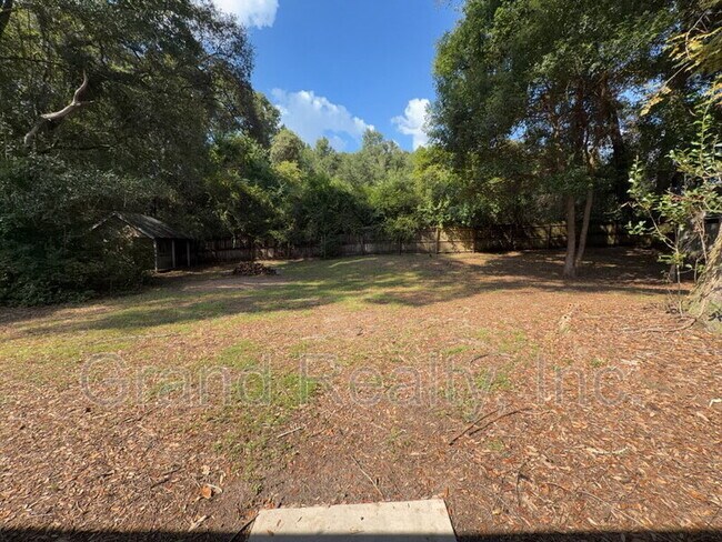 Building Photo - 6464 Outer Dr