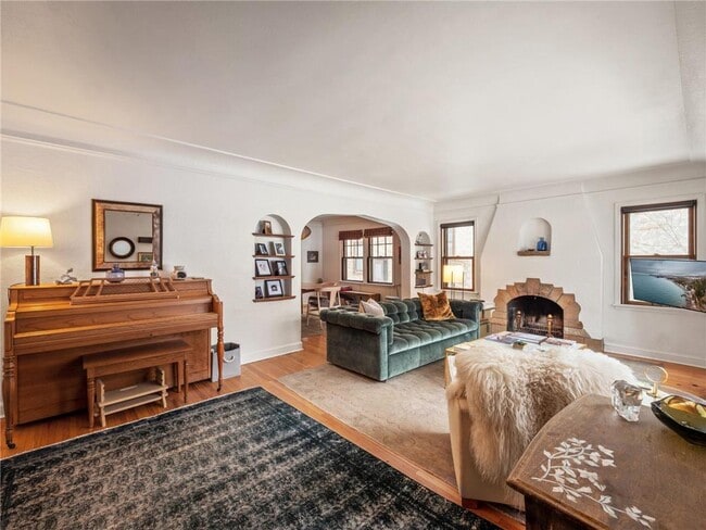 Building Photo - 4325 Chowen Ave S