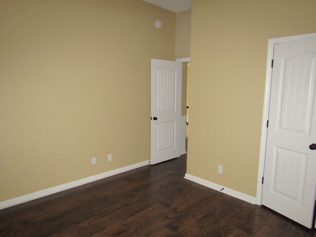 Building Photo - 908 Blane Ln