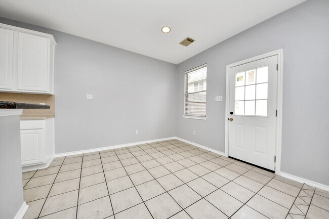 Building Photo - 16526 Cairngrove Ln
