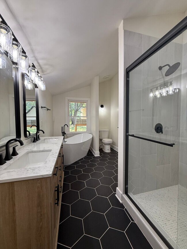 Building Photo - Beautifully Renovated Home in Prime Smyrna...