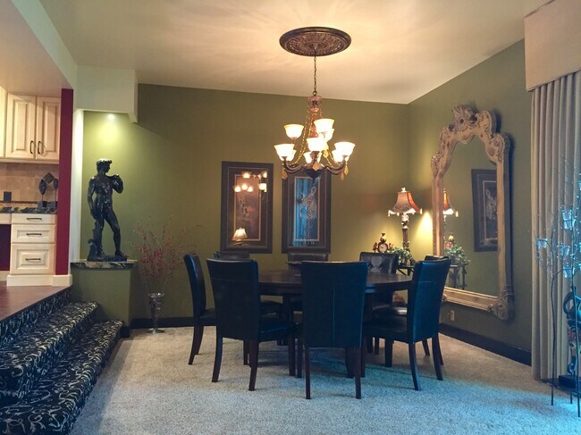 Building Photo - 5058 Three Fountains Cir