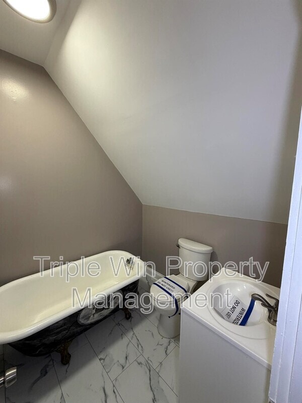 Building Photo - 307 State Hwy 47