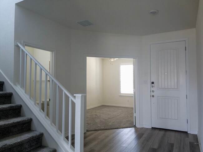 Building Photo - 3865 Bentwood Way