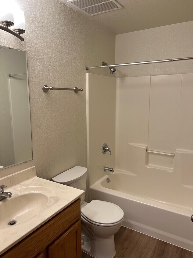 Building Photo - 956 Stahl Ct
