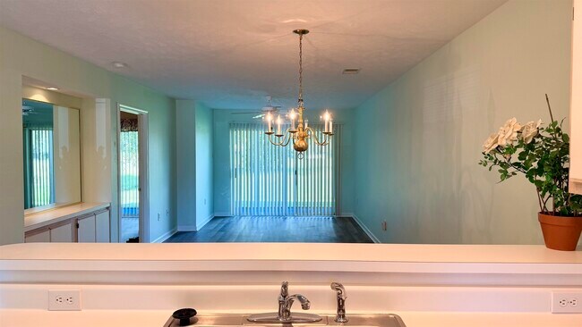 Building Photo - 619 Waterway Village Blvd