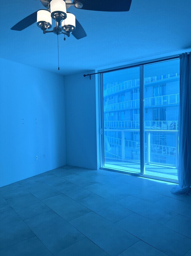 Building Photo - 1900 N Bayshore Dr