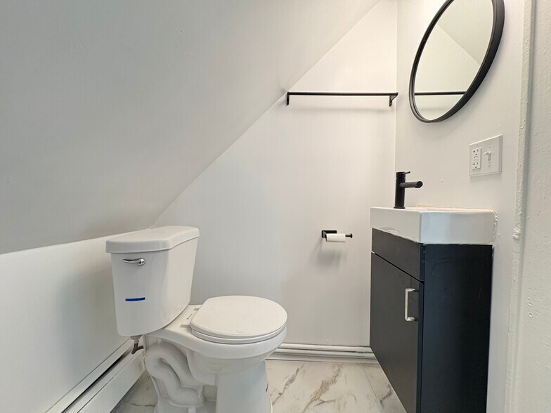 Unit 3 - 65 Hudson St