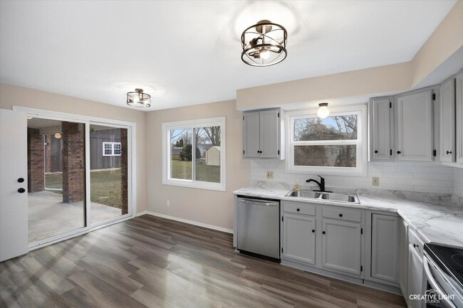 Building Photo - 1641 Park Ave