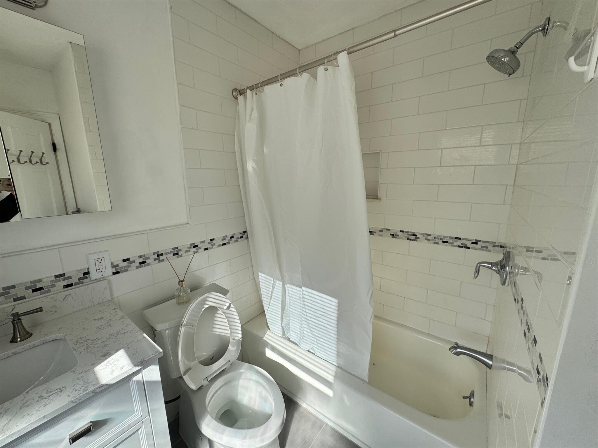 Building Photo - 51 Beacon St